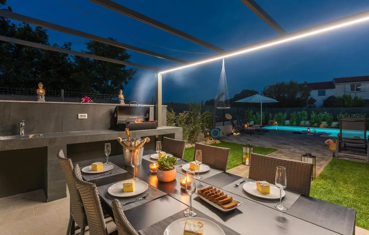 Villa Stanzia Grande Novigrad  Croatia