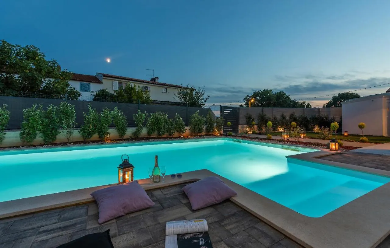 Villa Stanzia Grande Novigrad  Croatia