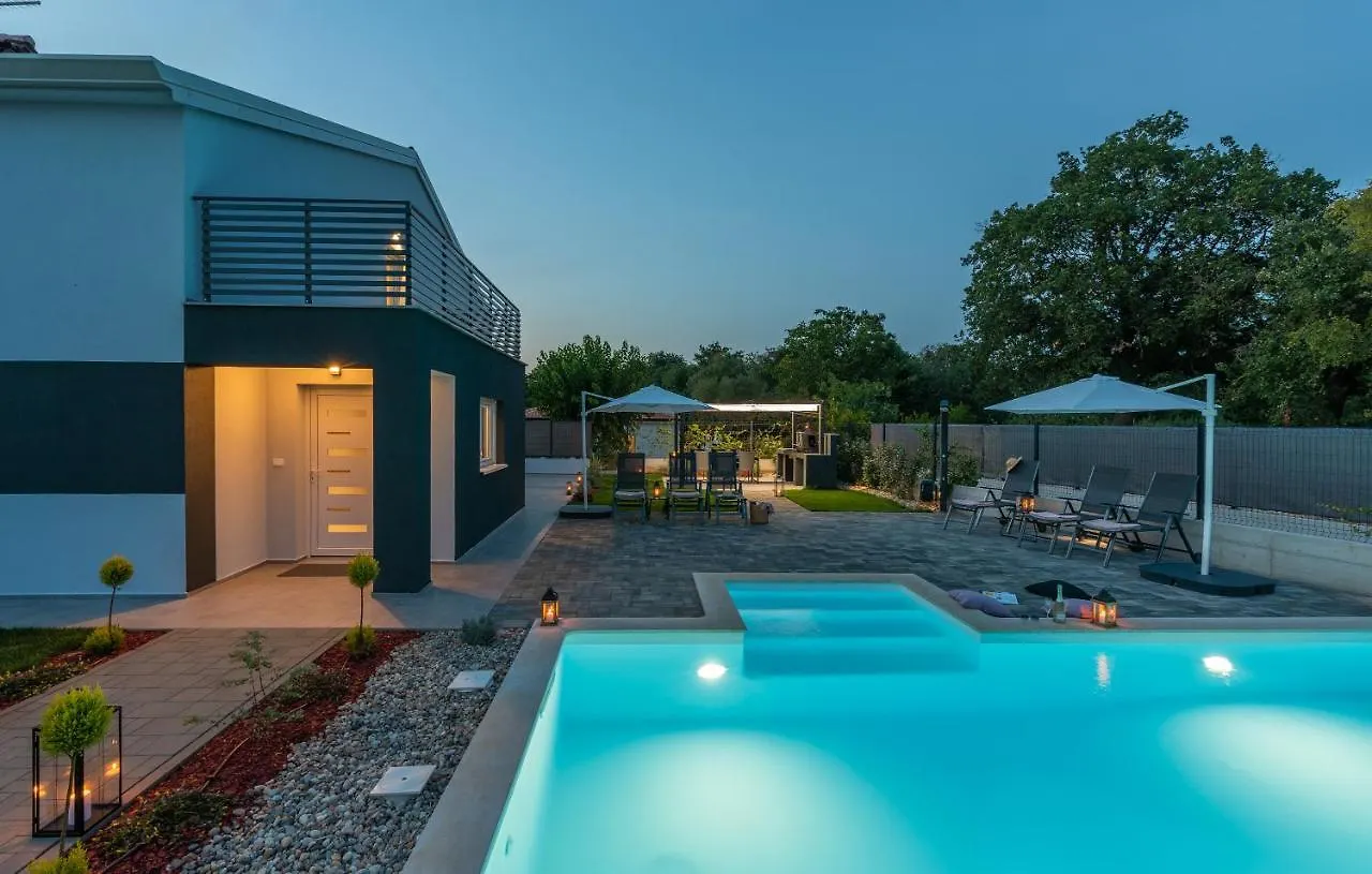 Villa Stanzia Grande Novigrad  Croatia