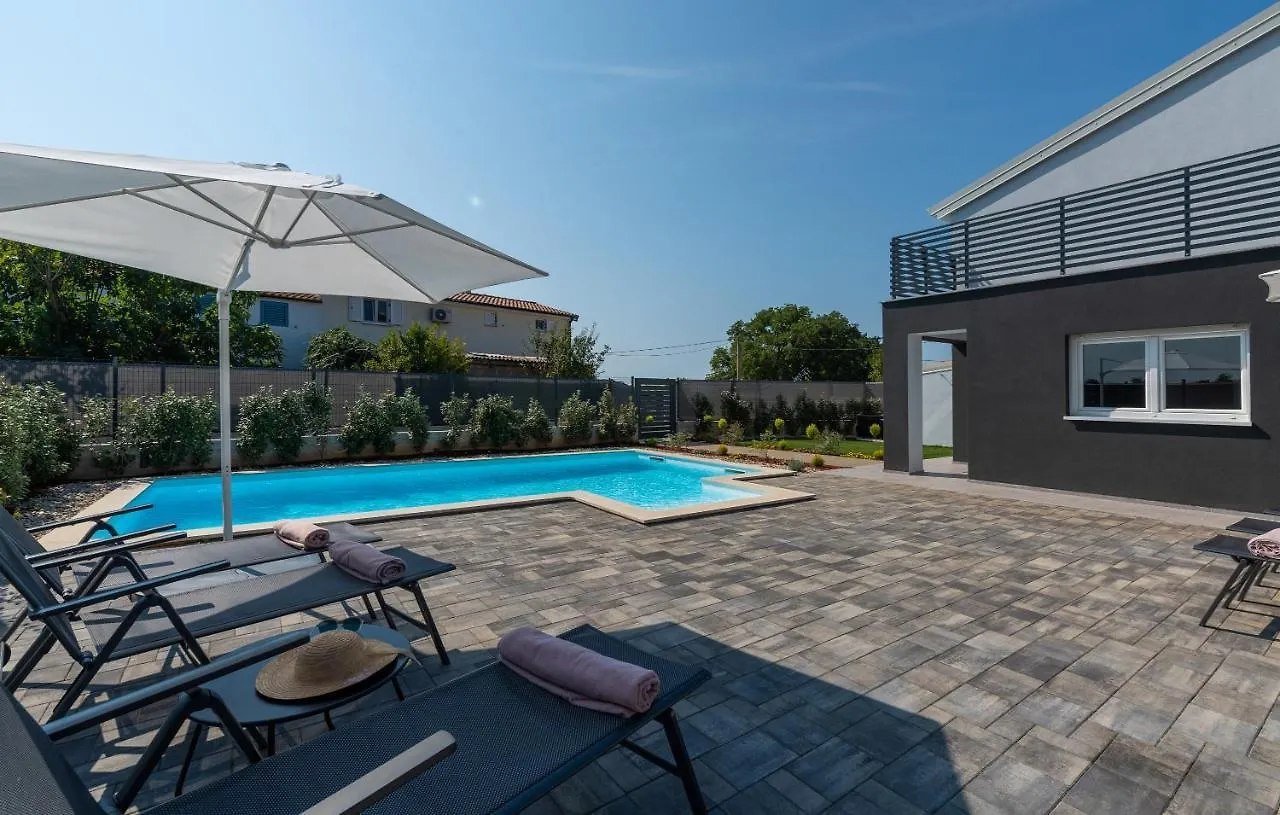 Villa Stanzia Grande Novigrad  Croatia