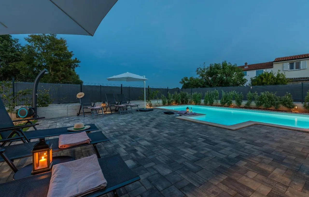 Villa Stanzia Grande Novigrad  0*, Novigrad (Istria)